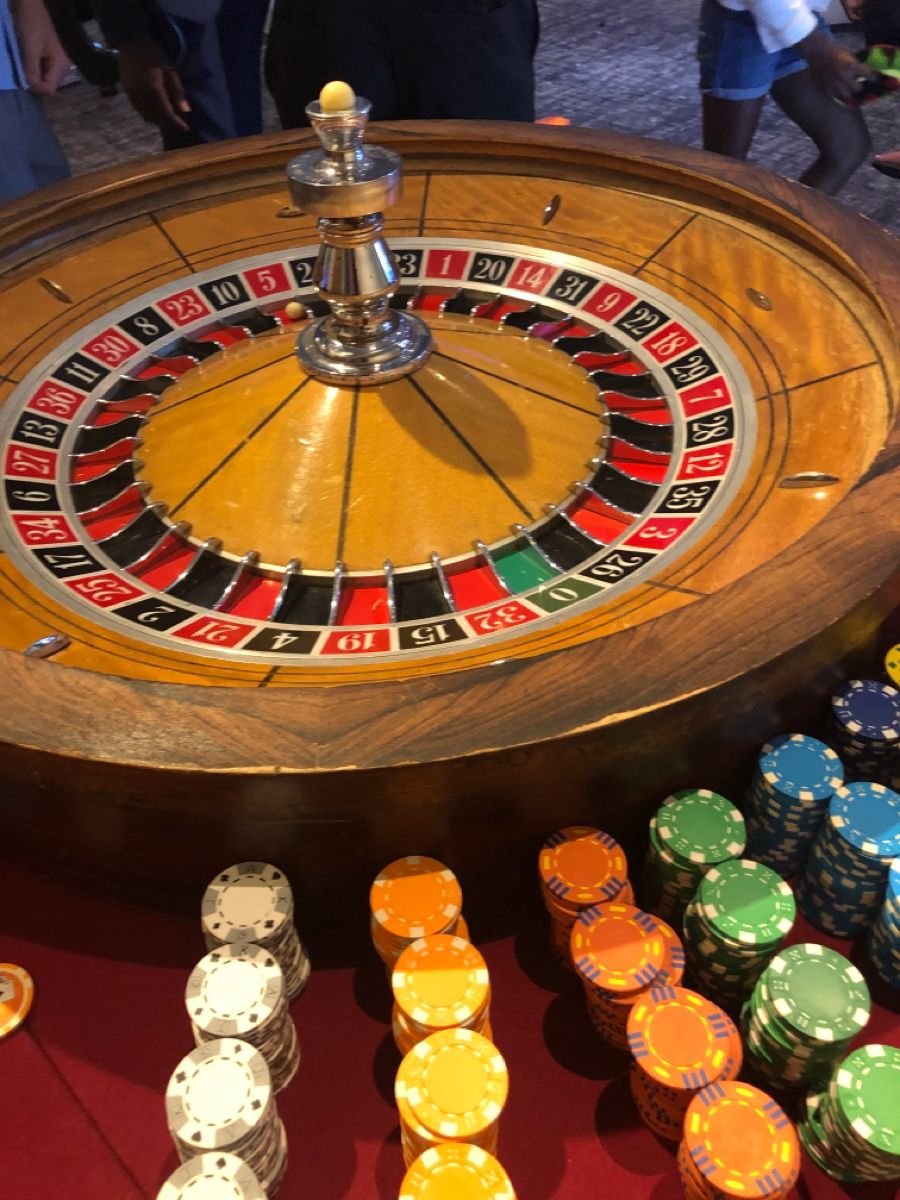 Golden Spin کھلاڑیوں کے لیے لائیو کیسینو سیکشن